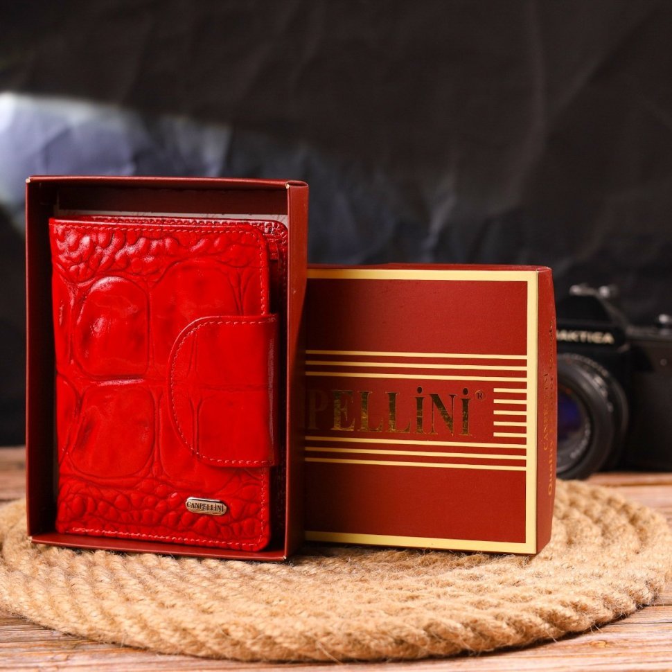 Лакований вертикальний жіночий гаманець із натуральної червоної шкіри з тисненням під крокодила CANPELLINI (2421681)