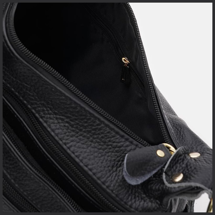 Жіноча шкіряна сумка чорного кольору з однією лямкою на плече Keizer 71690