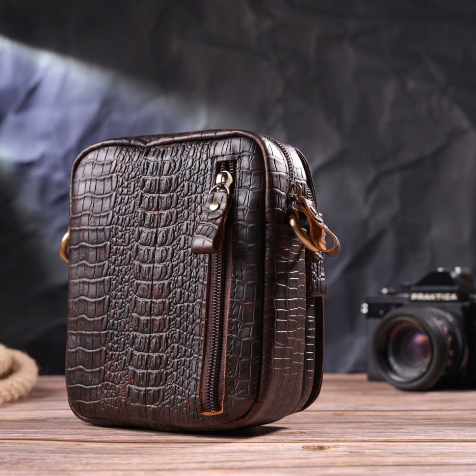 Маленька коричнева чоловіча сумка з натуральної шкіри з тисненням під крокодила Vintage (2421300)