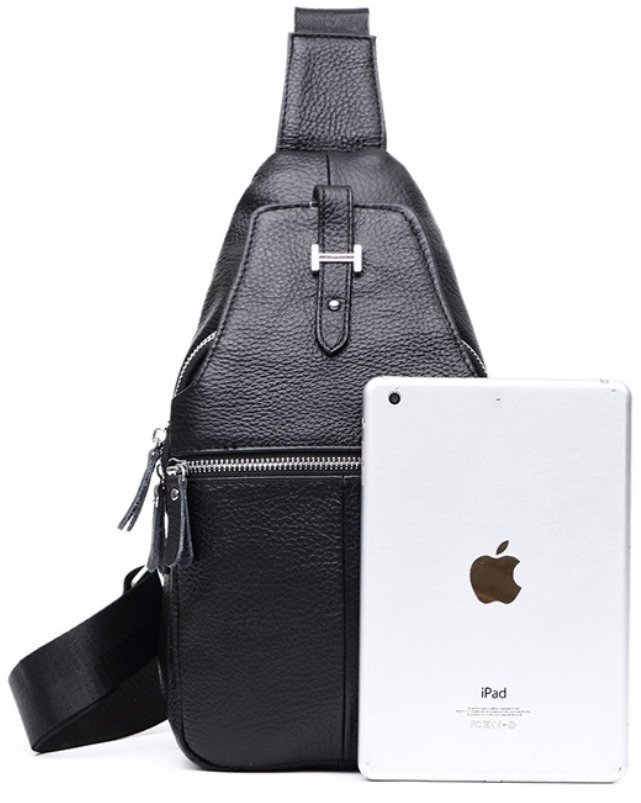 Стильная мужская кожаная сумка-слинг черного цвета на одну шлейку Tiding Bag (15889)