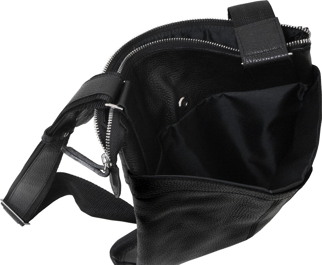 Добротная кожаная мужская сумка на плечо черного цвета Vip Collection (21090)