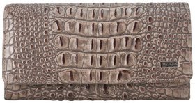 Большой женский кошелек на магните с фактурой под крокодила Desisan 107190 бежевого цвета