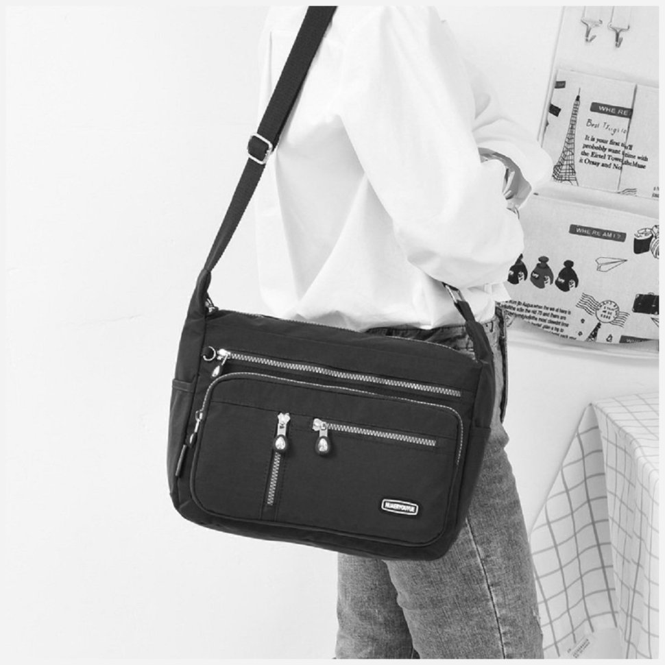 Жіноча наплічна сумка з якісного текстилю чорного кольору Confident 77590