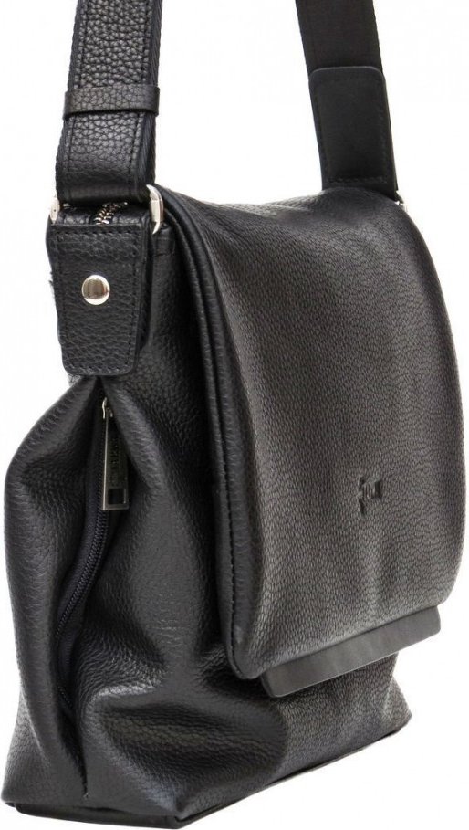 Мужская сумка-мессенджер на плечо из фактурной кожи черного цвета с клапаном TARWA (21683)