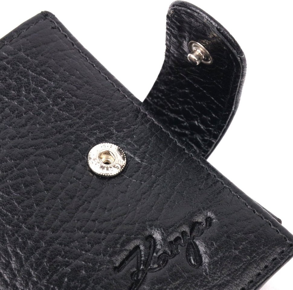 Классический мужской кошелек из натуральной кожи черного цвета с хлястиком на кнопке KARYA (2421077)