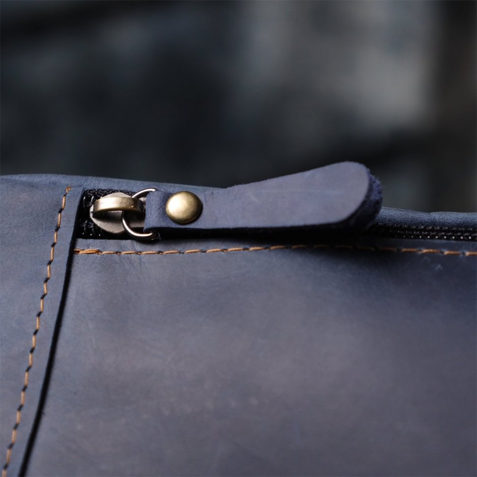 Стильная мужская сумка-бананка из натуральной винтажной кожи Shvigel 95091 Синего цвета modnotak фото №10