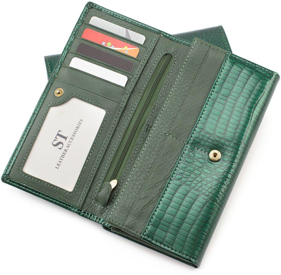 Зелений лаковий гаманець з великою монетницьою ST Leather (16286)