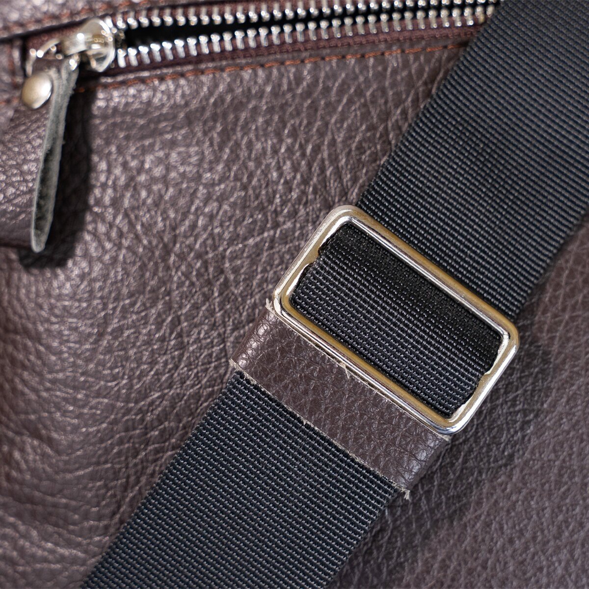 Мужская сумка из натуральной кожи коричневого цвета в маленьком размере SHVIGEL (00899)