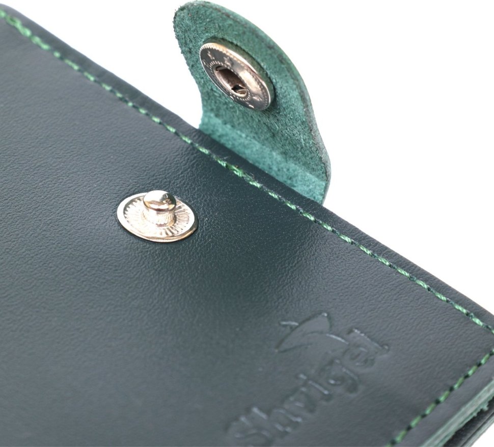 Невеликий тонкий шкіряний портмоне з гладкої шкіри зеленого кольору Shvigel (2416511)