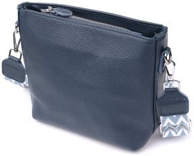 Повсякденна жіноча сумка з фактурної шкіри з текстильним ремінцем через плече Vintage 98192 блакитного кольору