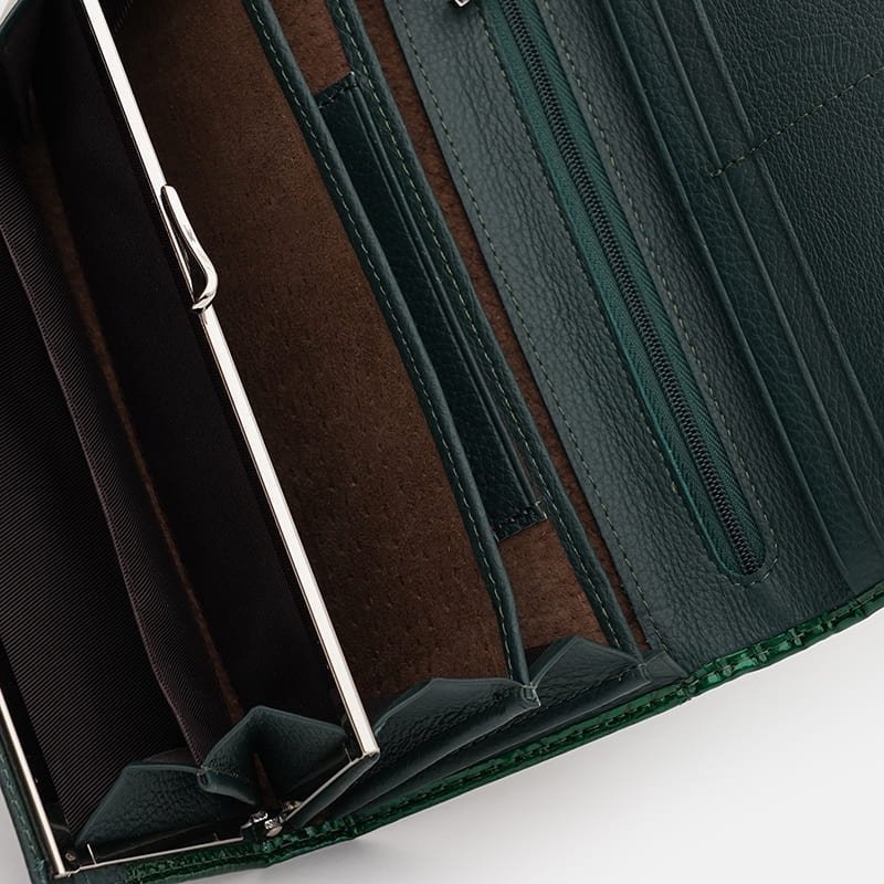 Лаковый кожаный женский кошелек с клапаном на магните Ricco Grande 109092 зеленого цвета modnotak фото №5