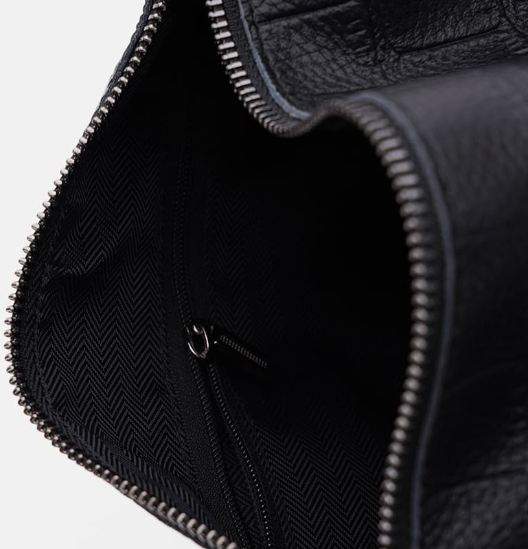 Женская кожаная сумка черного цвета с одной лямкой на плечо Keizer (21902)