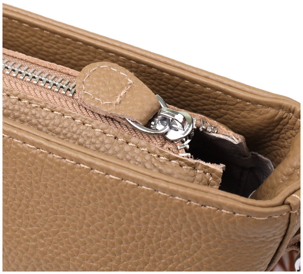 Повседневная женская сумка из натуральной кожи через плечо с текстильным ремешком Vintage 98193 бежевого цвета modnotak фото №5