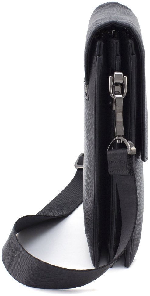 Повседневная мужская сумка на плечо из натуральной кожи флотар черного цвета H.T. Leather 69793