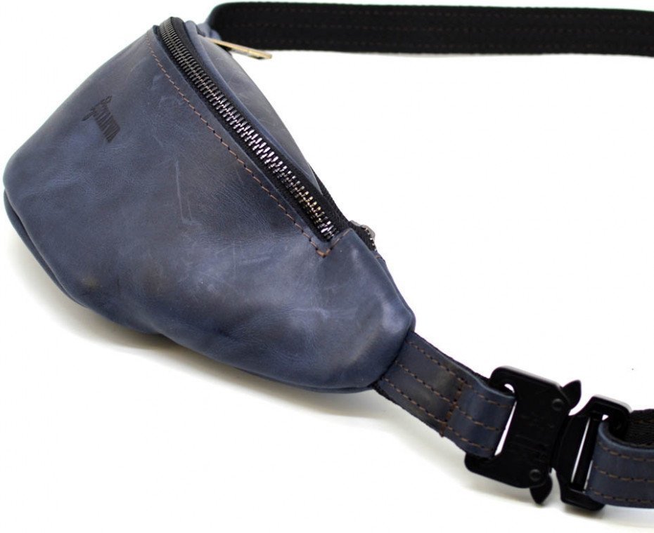 Синя сумка-бананка із матової шкіри середнього розміру TARWA (19903)