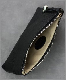 Женская кожаная косметичка черная