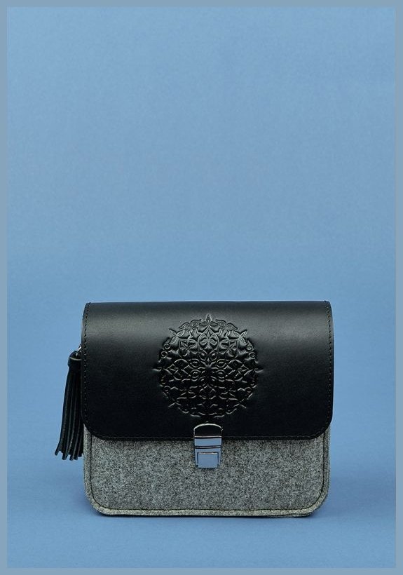 Фетровая женская бохо-сумка c клапаном из черной кожи BlankNote Лилу (12675)