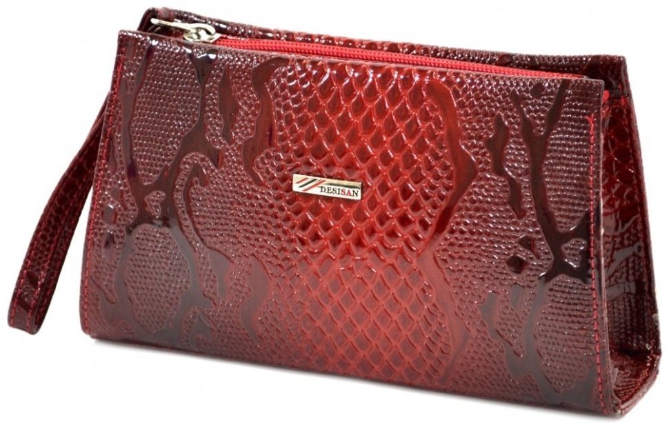 Лакированная женская косметичка из натуральной кожи с фактурой под рептилию Desisan 107094 красного цвета modnotak фото №3