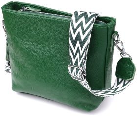 Повсякденна жіноча сумка з фактурної шкіри з текстильним плечовим ременем Vintage 98194 зеленого кольору