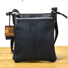 Небольшая мужская сумка-планшет из винтажной кожи черного цвета TARWA (21668)
