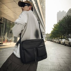 Текстильная мужская сумка мессенджер черного цвета Confident 90795