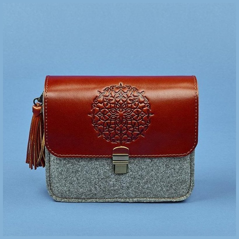 Фетровая женская бохо-сумка c коричневыми вставками BlankNote Лилу (12676)