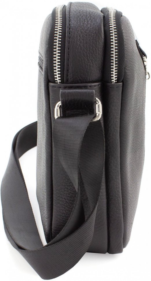 Вертикальна чорна сумка з натуральної шкіри з сріблястою фурнітурою Leather Collection (11133)