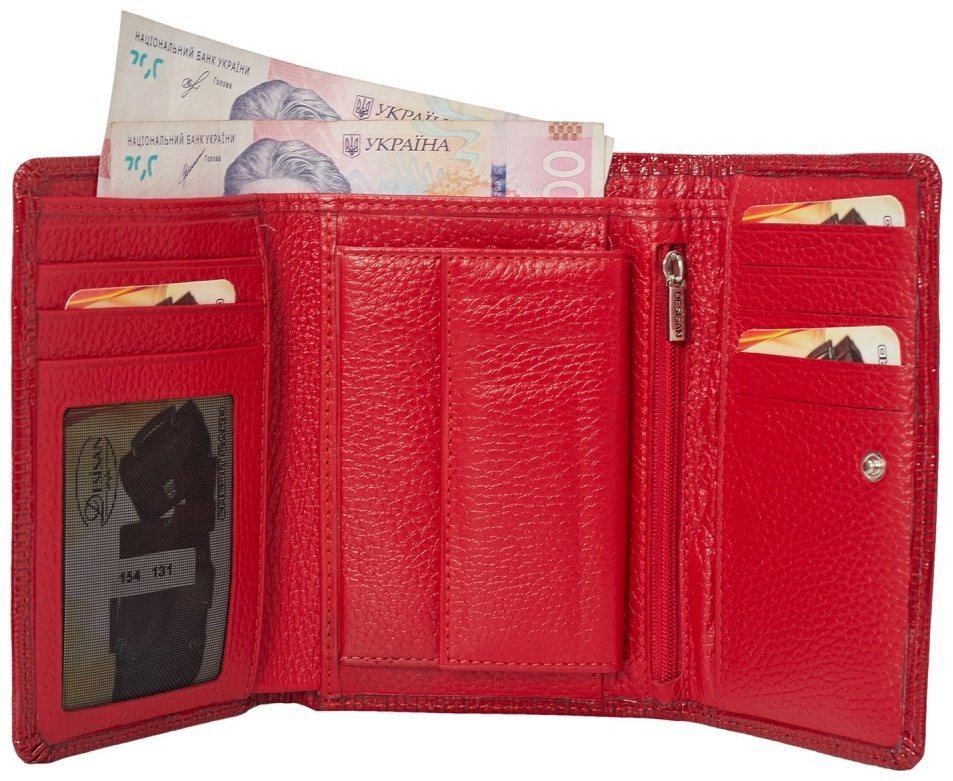 Лакированный женский кошелек из натуральной кожи красного цвета с лазерной текстурой Desisan 106995 на кнопке фото №3 Лакированный женский кошелек из натуральной кожи красного цвета с лазерной текстурой Desisan 106995 на кнопке modnotak фото №3