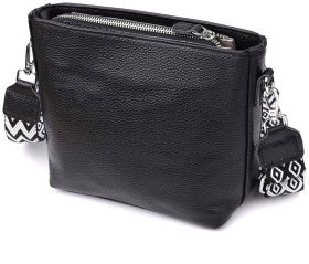 Жіноча сумка на кожен день з фактурної шкіри з текстильним ремінцем Vintage 98195 чорного кольору