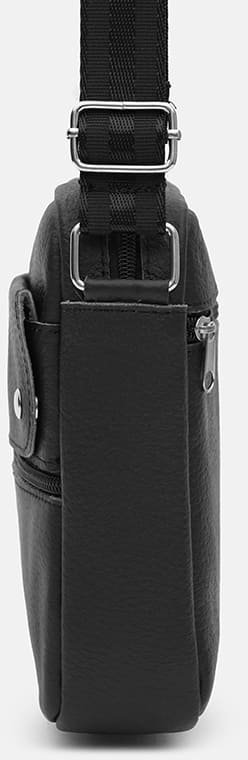 Бюджетна шкіряна чоловіча сумка на плече чорного кольору Keizer (21909)