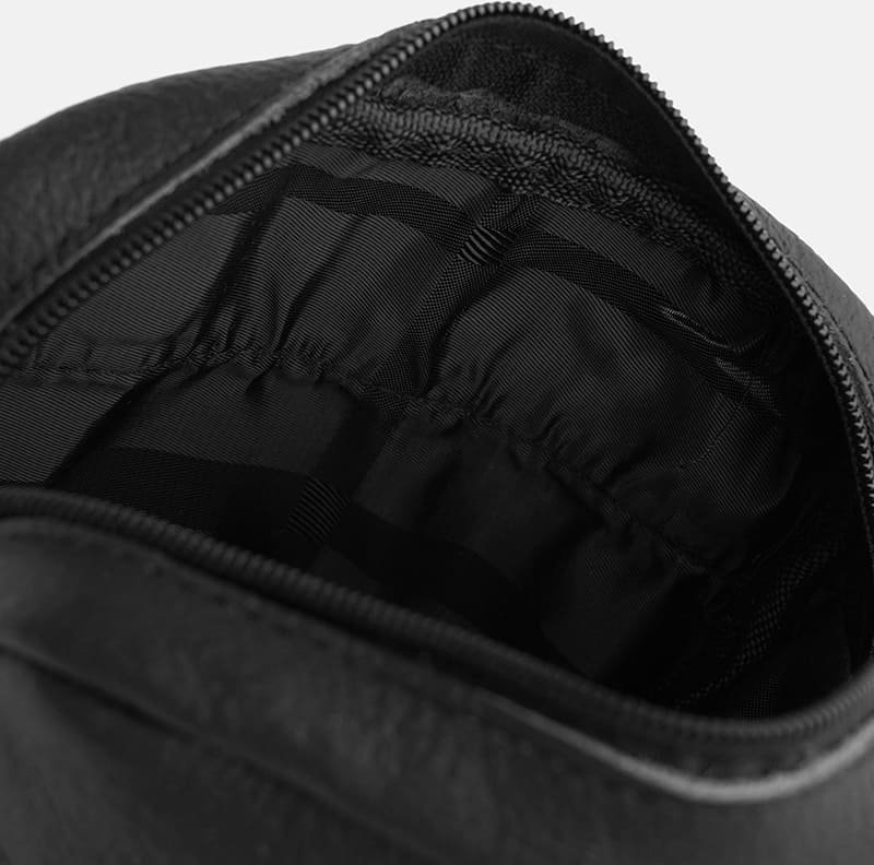 Бюджетная кожаная мужская сумка на плечо черного цвета Keizer (21909)