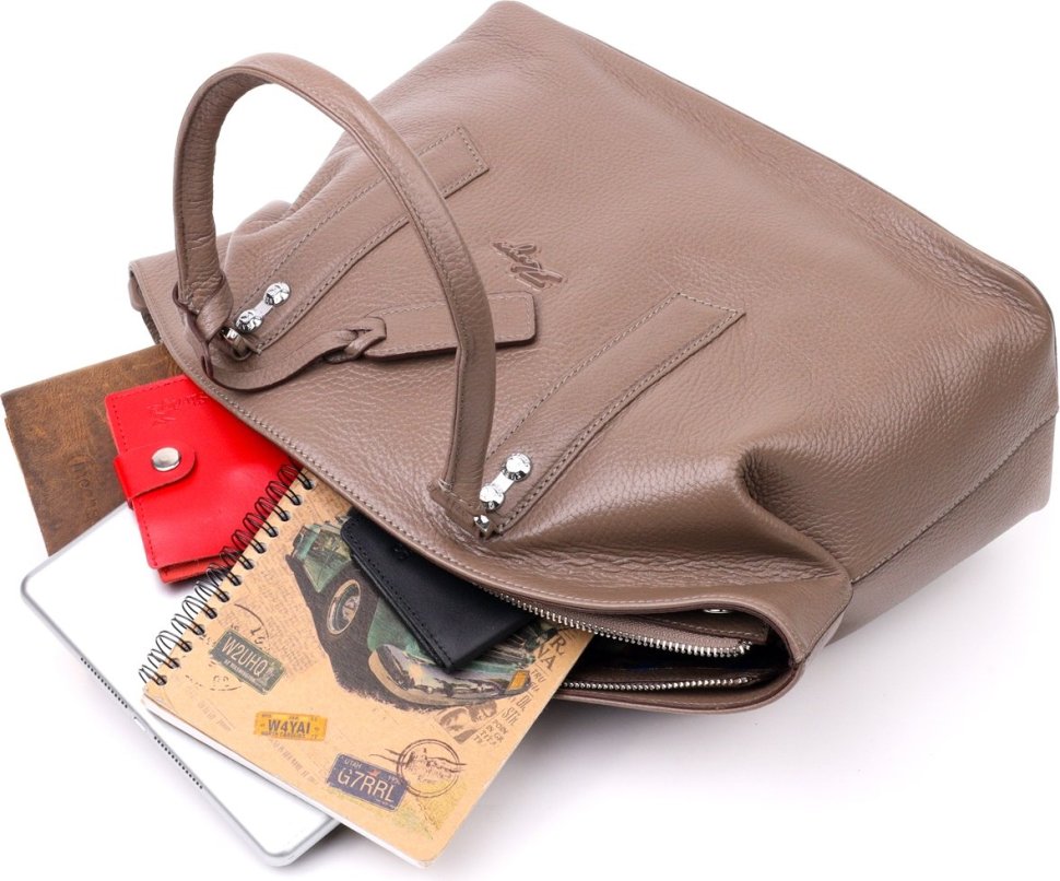 Стильна містка сумка жіноча з натуральної шкіри бежевого кольору KARYA (2420882)