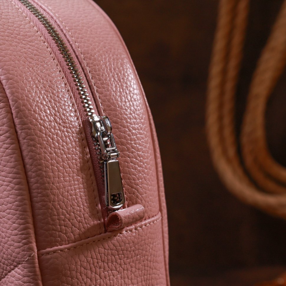 Практичный женский рюкзак из натуральной кожи розового цвета Shvigel (16319)