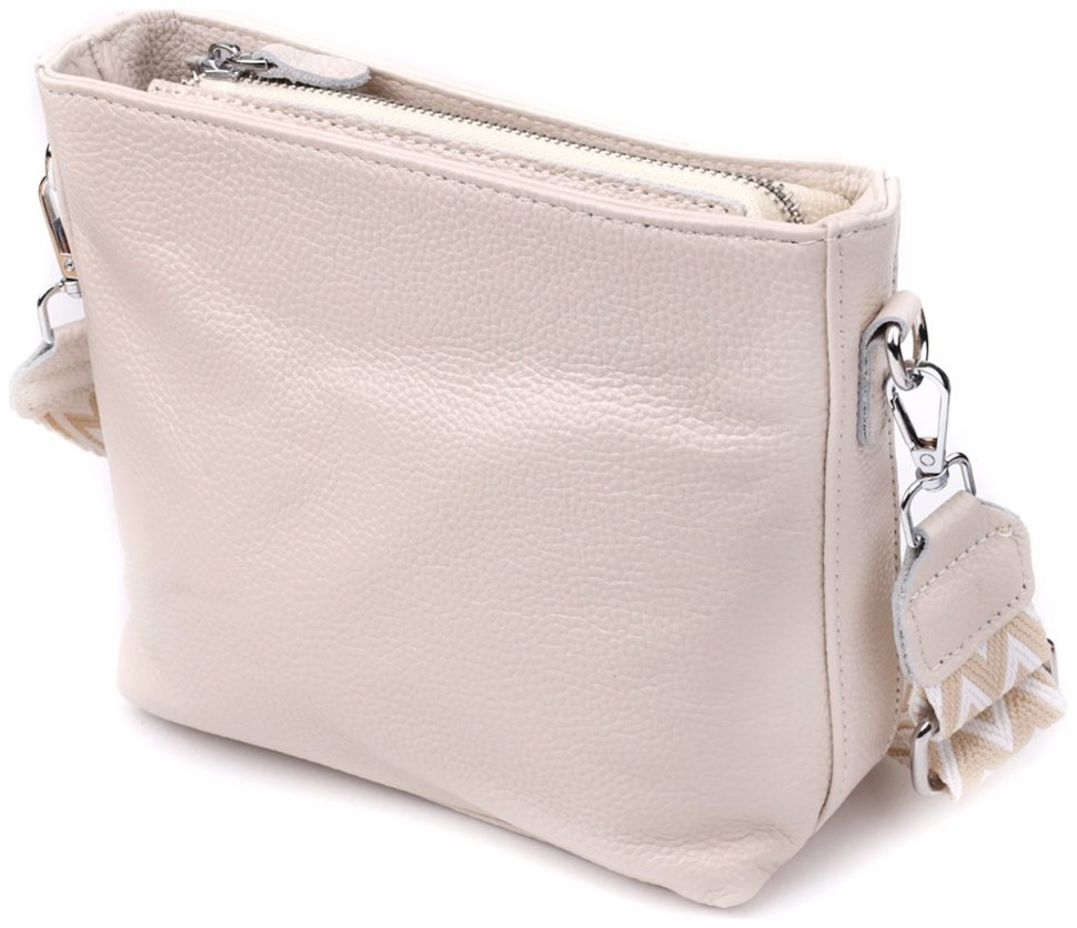 Повседневная женская сумка из фактурной кожи с текстильным плечевым ремешком Vintage 98196 белого цвета modnotak фото №2