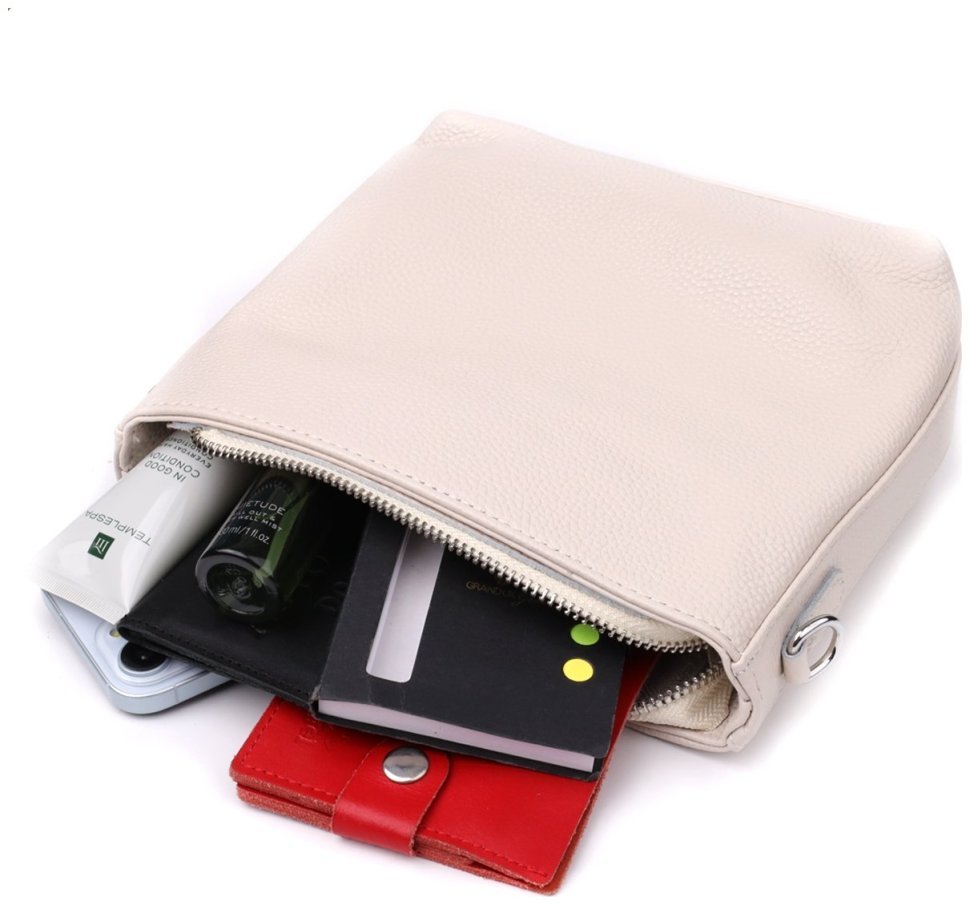 Повседневная женская сумка из фактурной кожи с текстильным плечевым ремешком Vintage 98196 белого цвета modnotak фото №8