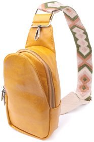 Женская сумка слинг из экокожи Vintage Style 91297 желтого цвета