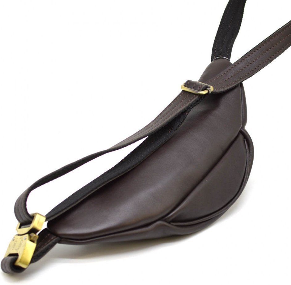 Коричневая сумка на пояс из натуральной кожи с золотистой фурнитурой TARWA (19669)