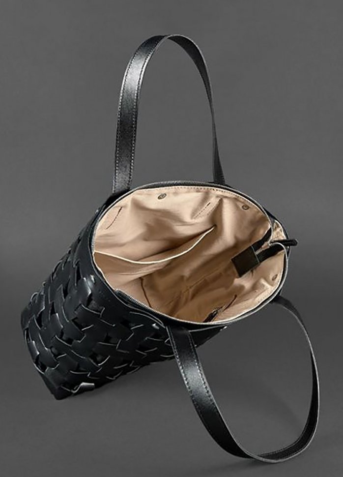 Вугільно-чорна повсякденна сумка з плетеної шкіри чорного кольору BlankNote Пазл L (12769)
