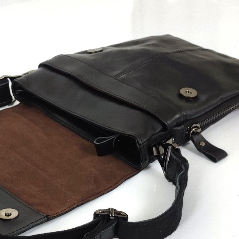 Чоловічі шкіряні сумки через плече в чорному кольорі з клапаном Bexhill (21227)