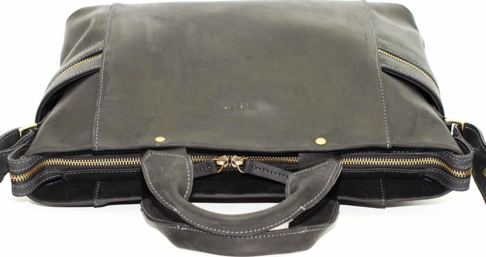 Вместительная мужская сумка из винтажной кожи черного цвета VATTO (12038)