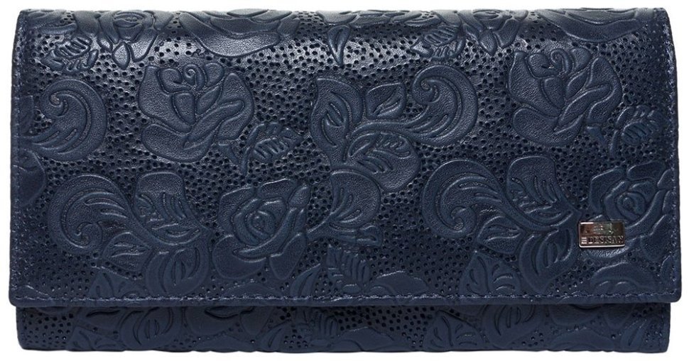 Большой женский кошелек синего цвета из натуральной кожи с тиснением цветов Desisan 106797 на кнопке modnotak фото №1