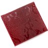 Красный женский кошелек двойного сложения из натуральной лаковой кожи под змею KARYA (19515) - 4
