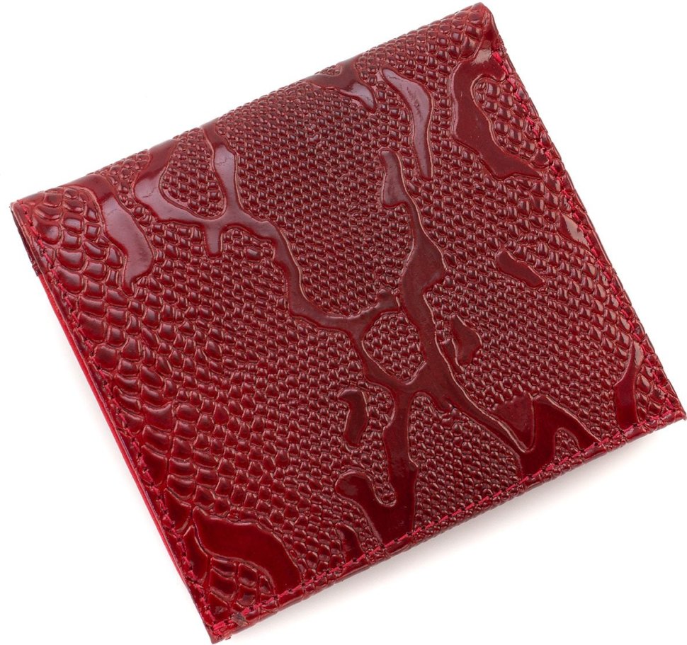 Красный женский кошелек двойного сложения из натуральной лаковой кожи под змею KARYA (19515)