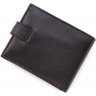 Шкіряний чоловічий гаманець невеликого розміру в чорному кольорі з хлястиком на кнопці KARYA (19996) - 3