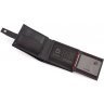 Кожаный мужской кошелек небольшого размера в черном цвете с хлястиком на кнопке KARYA (19996) - 5