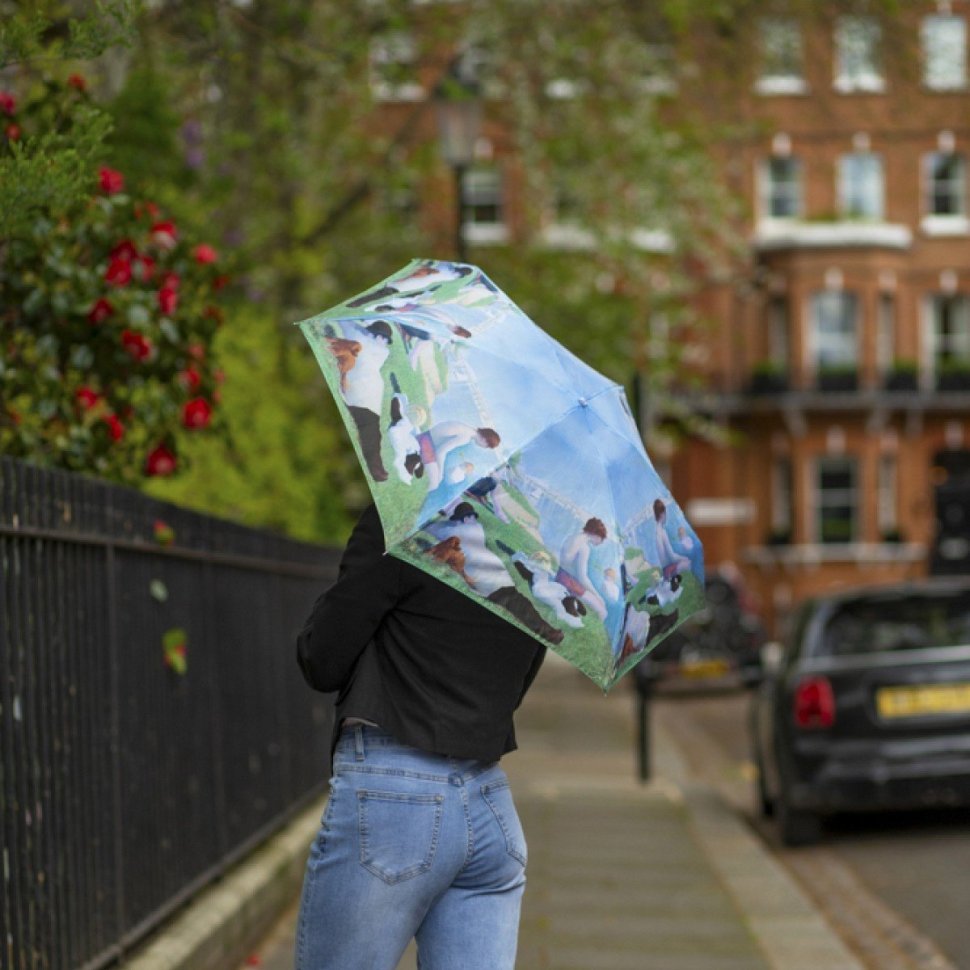 Мини-зонт женский Fulton L794-041284 National Gallery Tiny-2 Seurat Bathers at Asnieres (Разноцветный с принтом "Купальщицы в Аньере", механика) 94298 modnotak фото №3