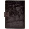 Мужской кожаный кошелек под фактуру кроко на кнопке с вкладышем для документов Desisan 106598 коричневого цвета modnotak фото - 2