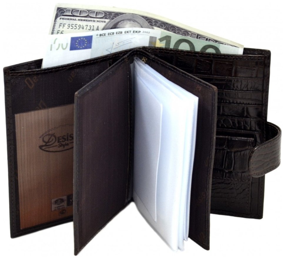 Мужской кожаный кошелек под фактуру кроко на кнопке с вкладышем для документов Desisan 106598 коричневого цвета modnotak фото №4