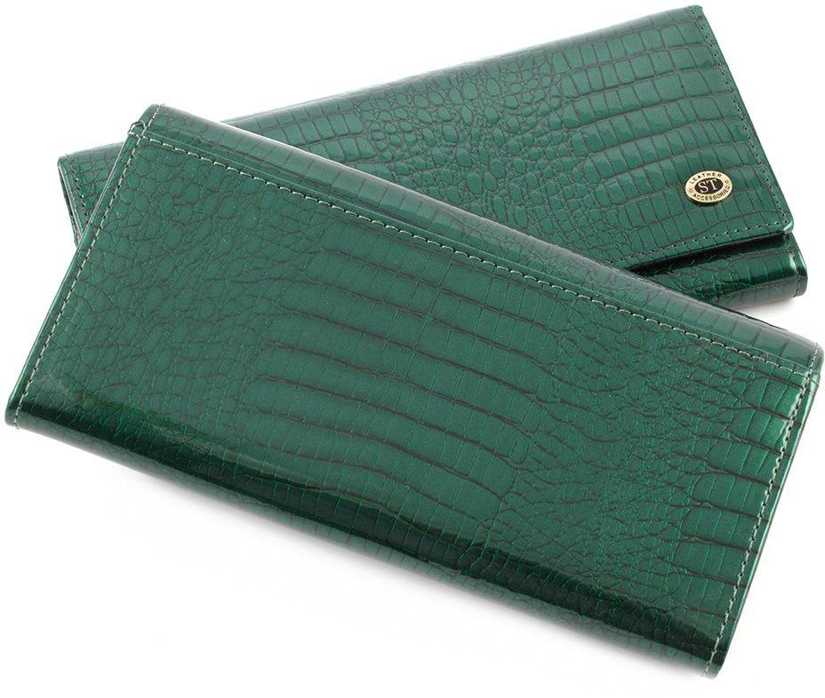 Лаковый зеленый кошелек с монетницей на защелке ST Leather (16305)