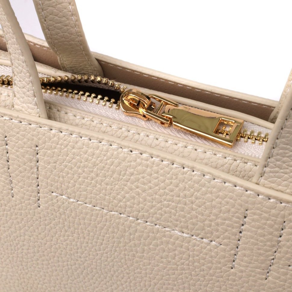 Ділова жіноча сумка у формі трапеції із фактурної шкіри білого кольору Vintage 98198 modnotak фото №6